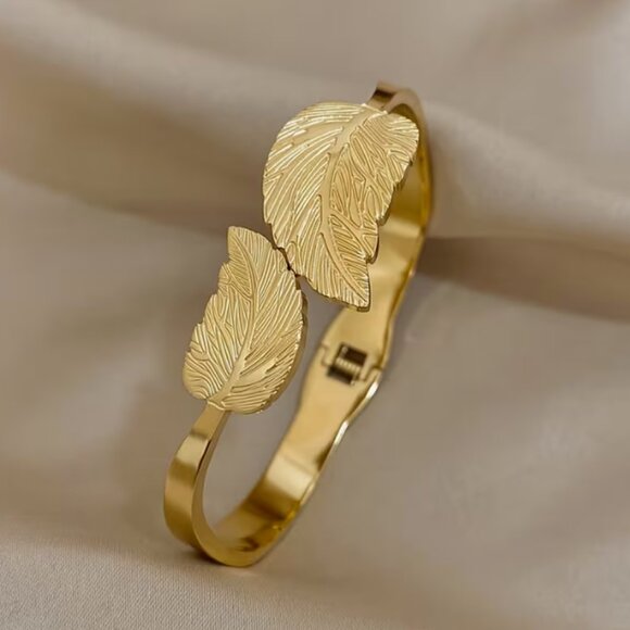 18K Gold Plated Cross-Leaf Stainless Steel Bracelet Sweatproof Rustproof - Picture 3 of 10